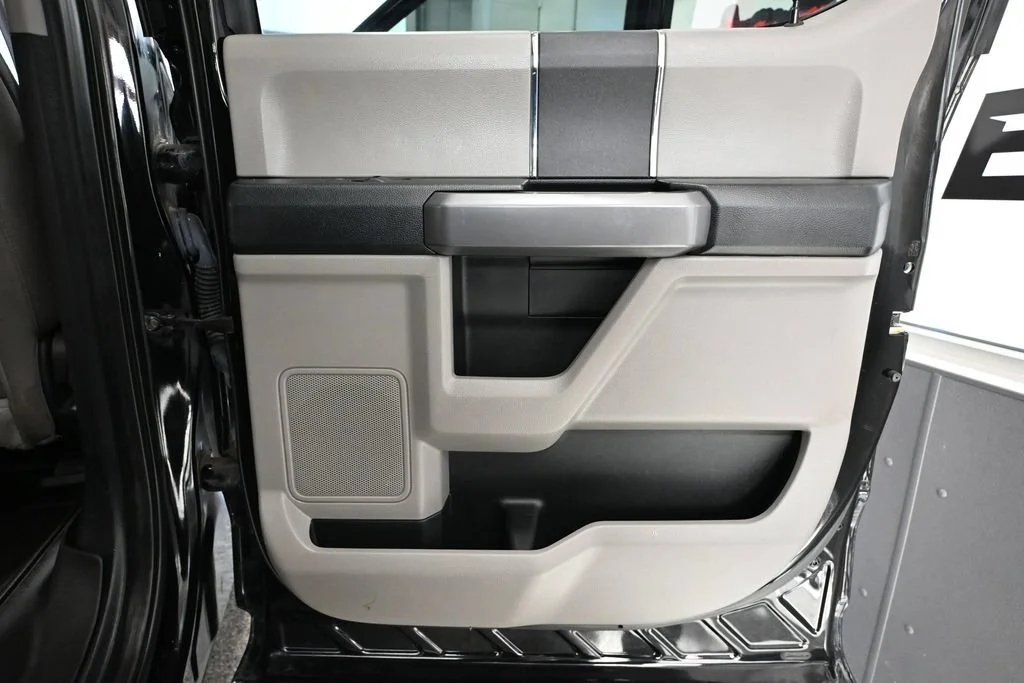 Used 2018 Black Ford XLT image 33