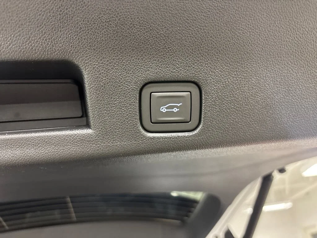 2026 GMC Acadia AT4 - Photo 19