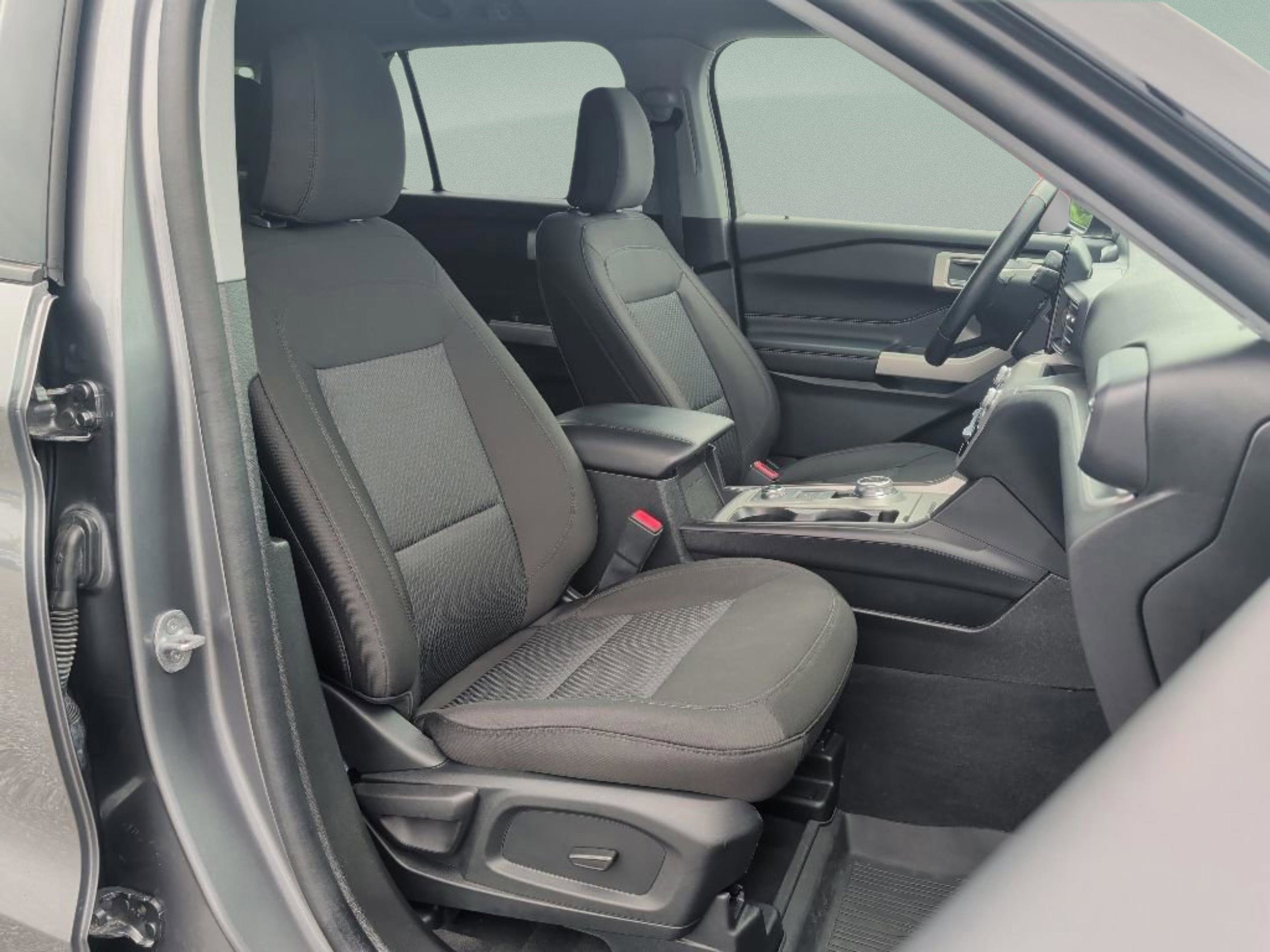 Used 2023 Gray Metallic Ford XLT image 24