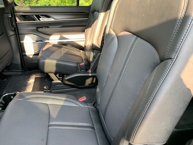 New 2026 High Gloss Black Jeep Summit Obsidian image 13