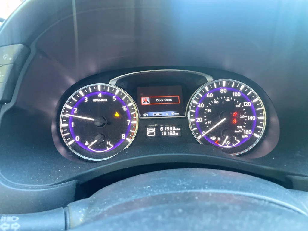 Used 2020 Majestic White INFINITI LUXE image 13