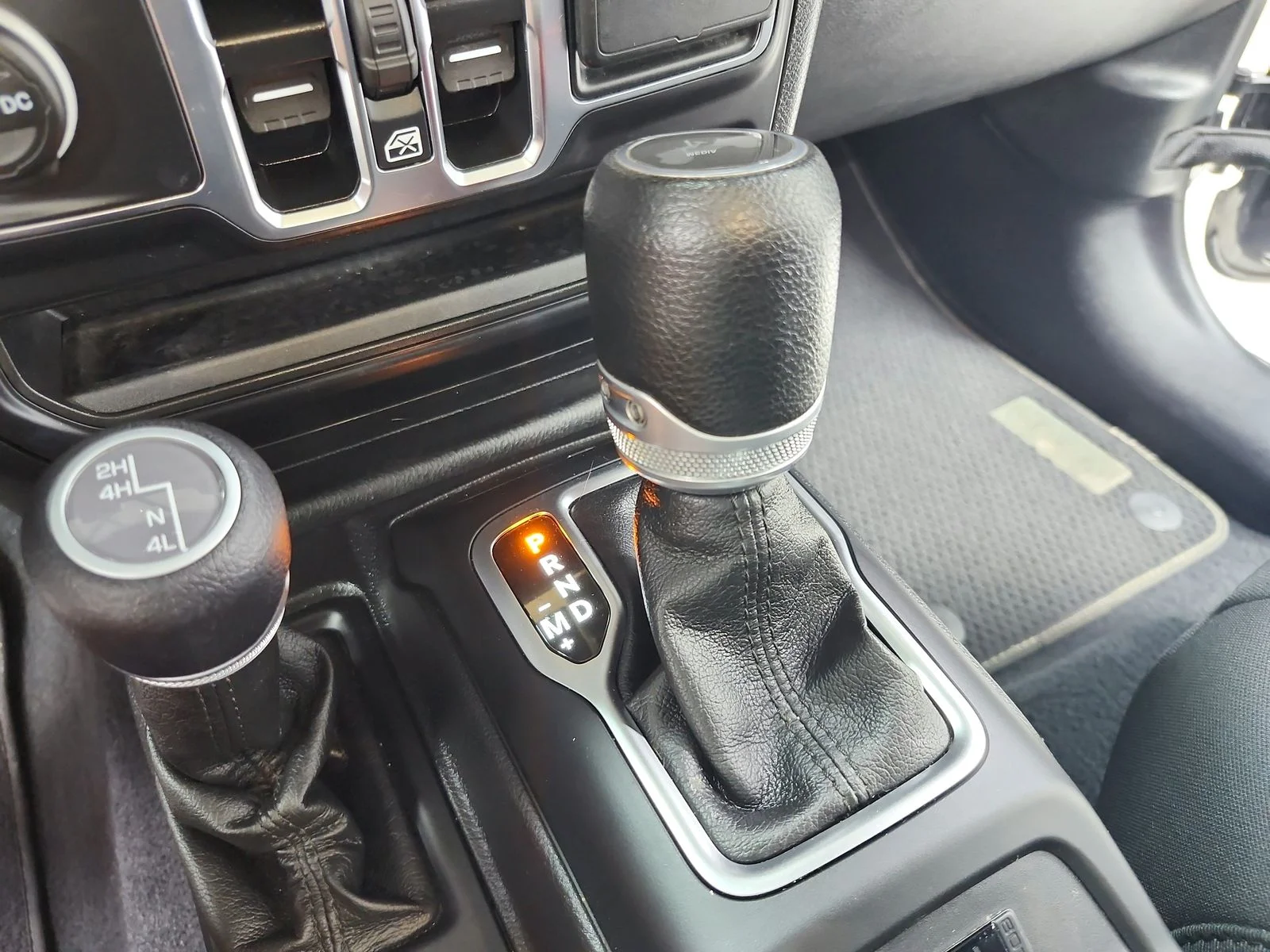 Used 2021 Gray Jeep Unlimited Sport image 26