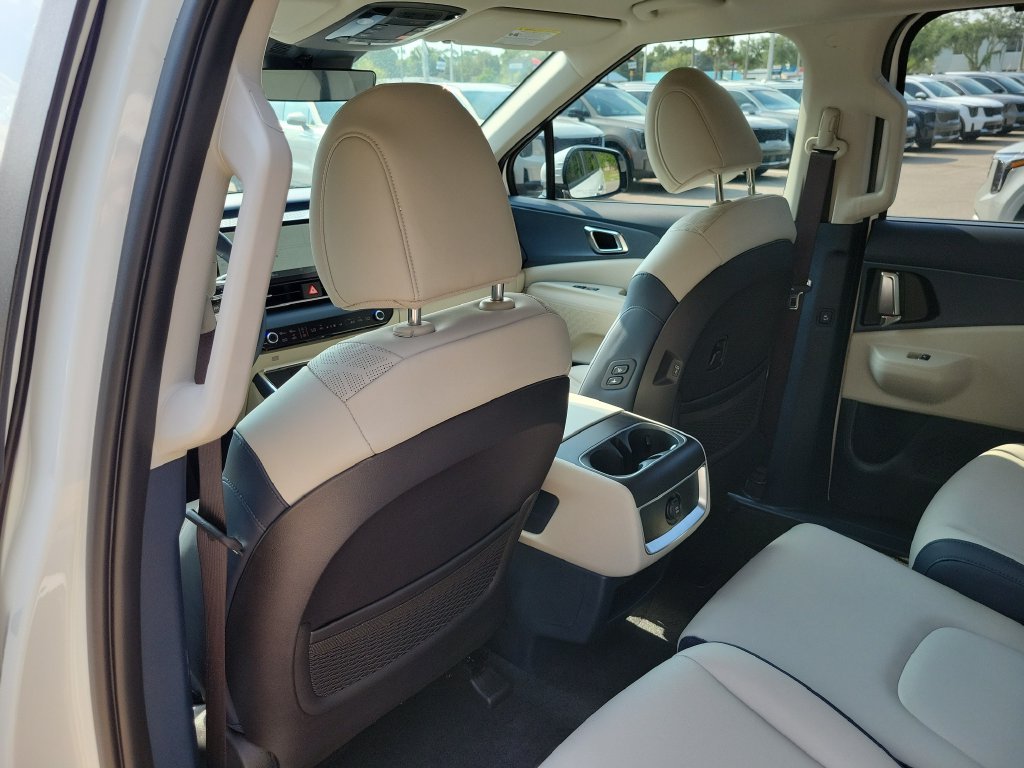 New 2026 Snow White Pearl Kia EX image 17