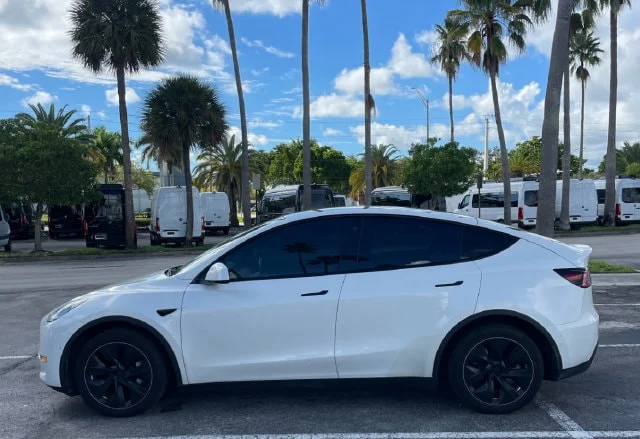 Used 2021 Tesla Model Y Long Range with VIN 5YJYGDEE5MF191934 for sale in Phoenix, AZ