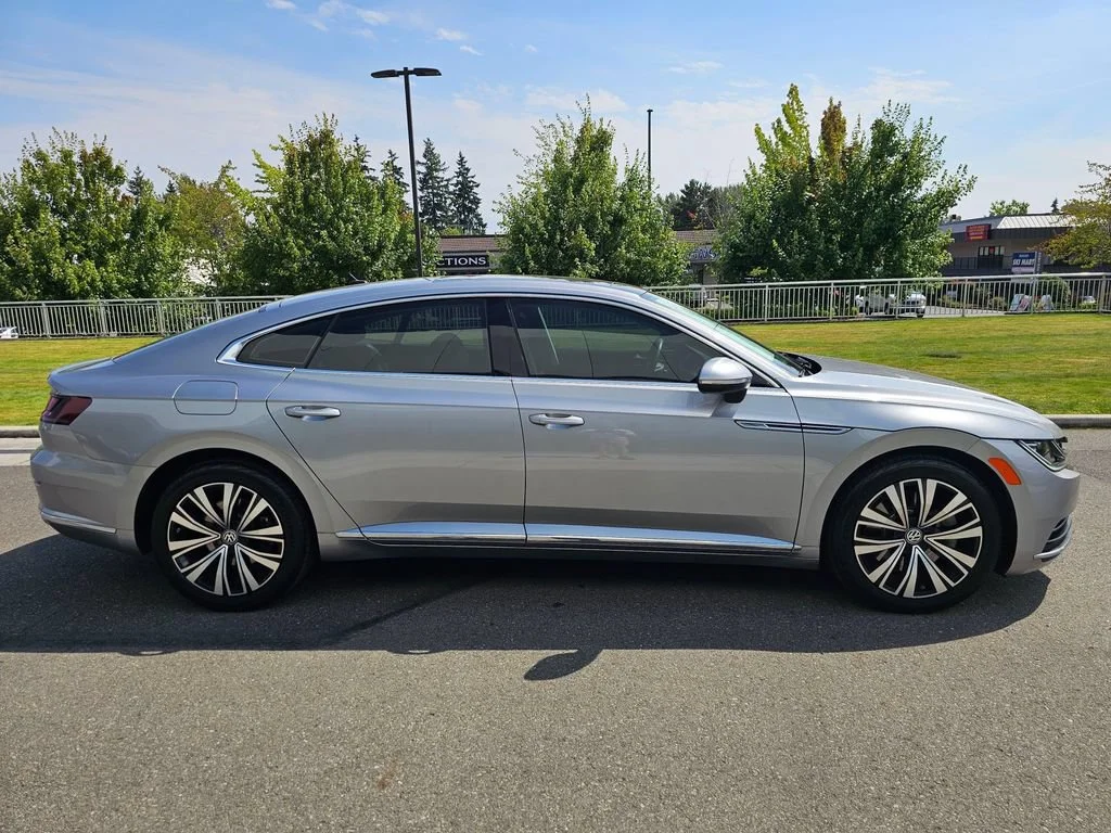 Used 2019  Volkswagen SEL image 6