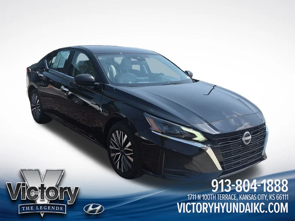 Used 2025 Black Nissan 2.5 SV image 7