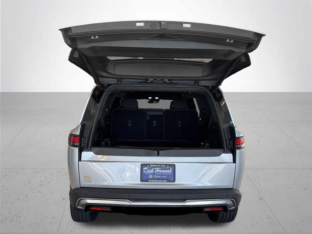 Used 2024 LA Silver Rivian Adventure image 9