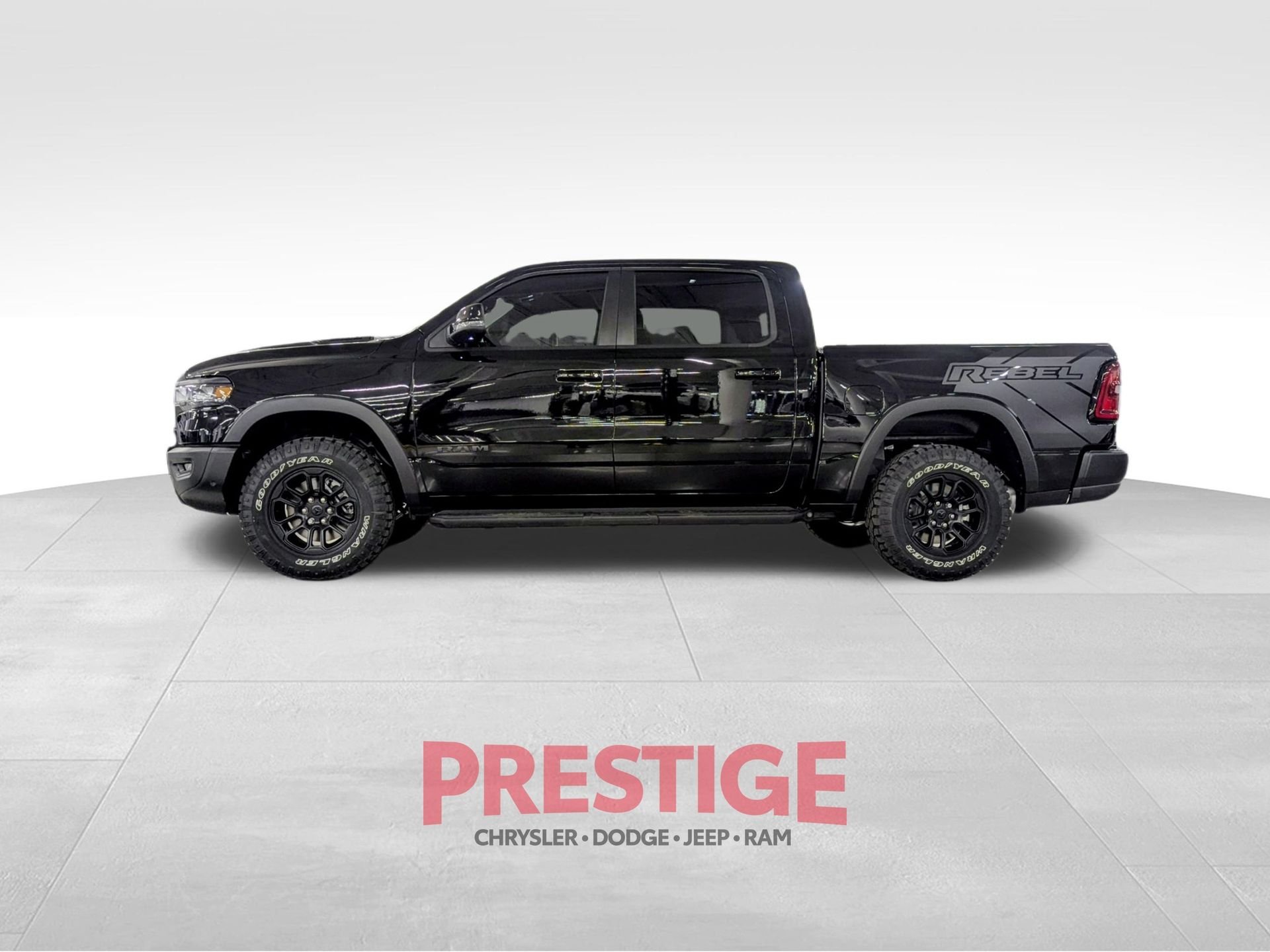 New 2026 Diamond Black Crystal Pearl-Coat Exterior Paint RAM Rebel image 10
