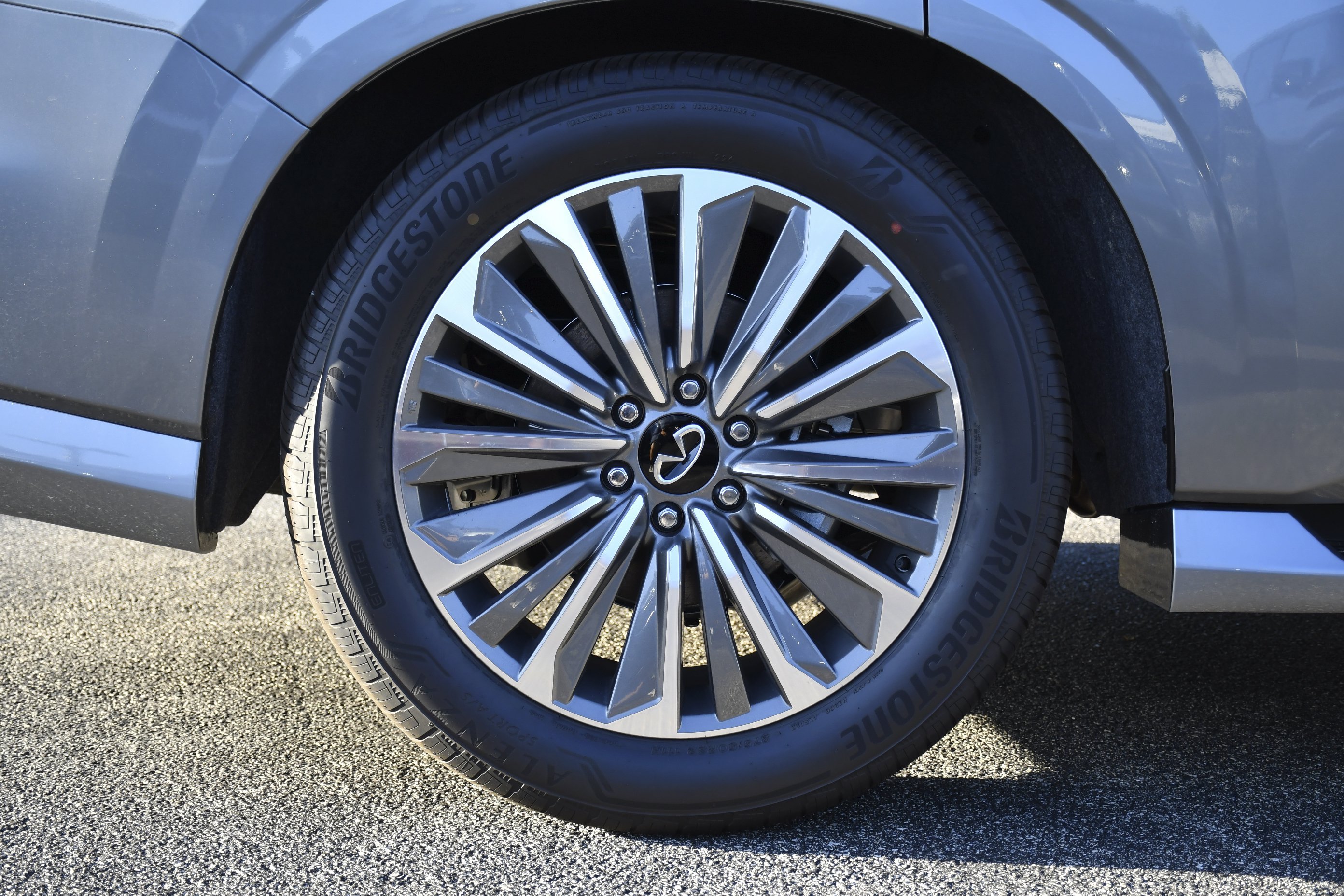 New 2027 DYNAMIC METAL INFINITI Luxe 2WD image 31