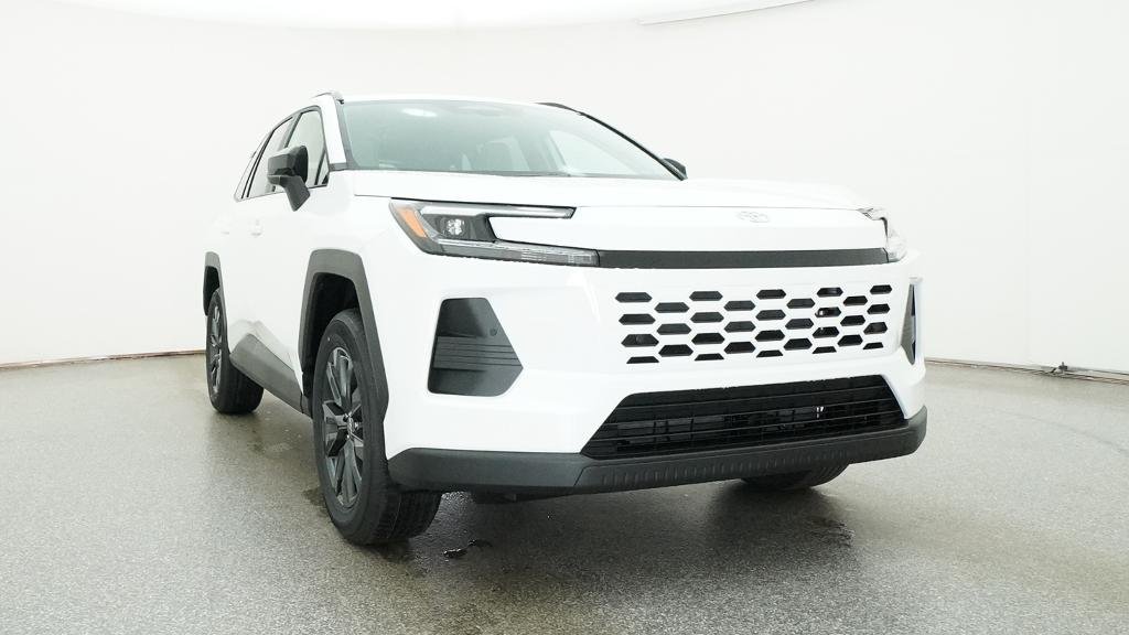 New 2026 Ice Cap Toyota XLE Premium image 7