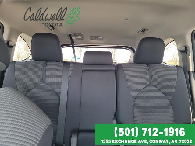 2024 Toyota Highlander LE - Photo 22