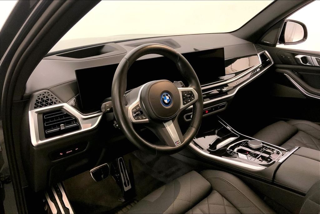 Used 2024 Dravit Grey Metallic BMW  image 21
