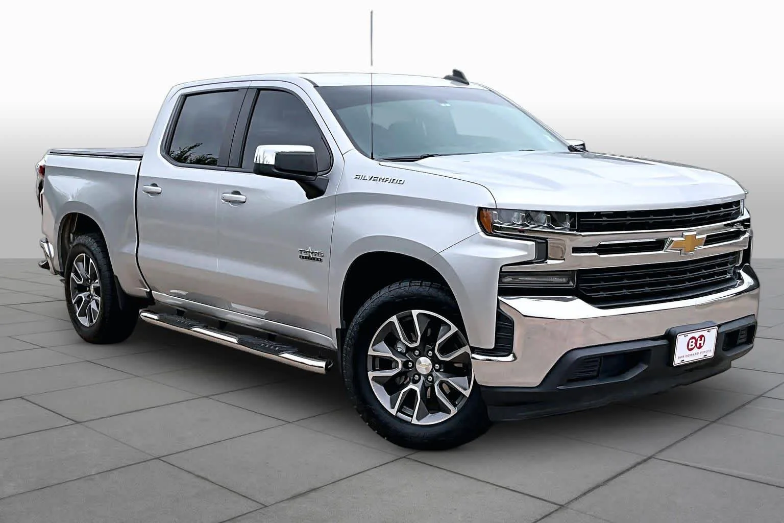 Used 2020 Silver Ice Metallic Chevrolet LT image 3