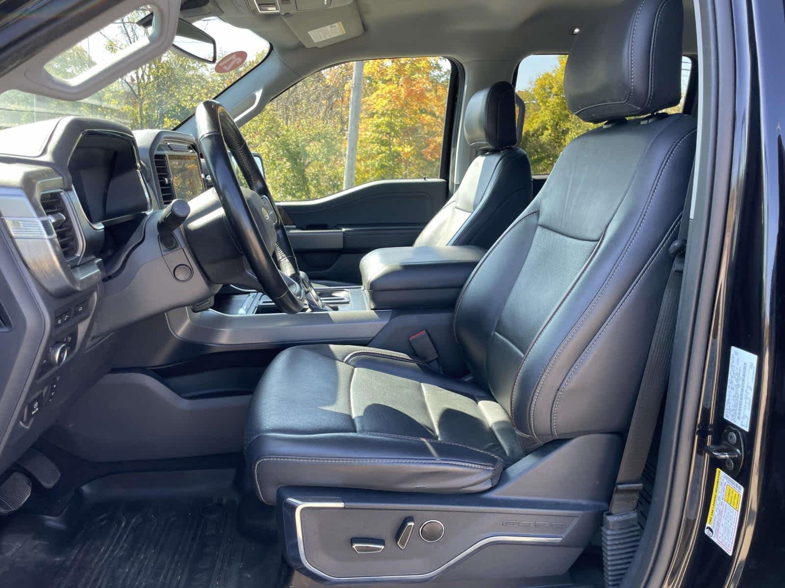 Used 2021 Agate Black Metallic Ford LARIAT image 22