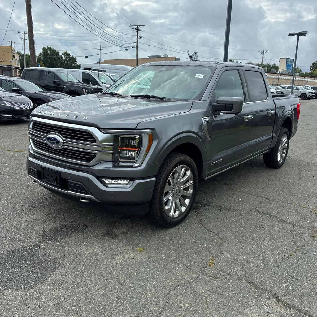 Used 2023 Gray Ford Limited image 3