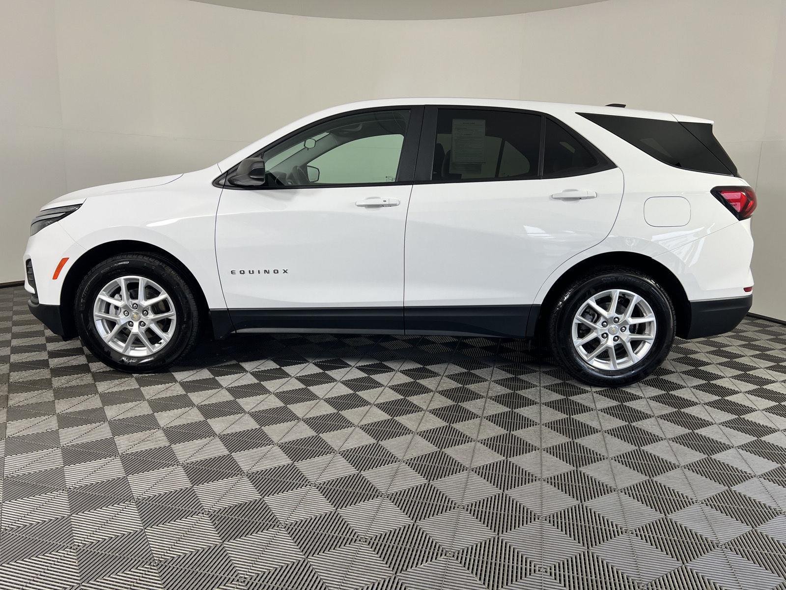 Used 2022 Summit White Chevrolet LS image 26