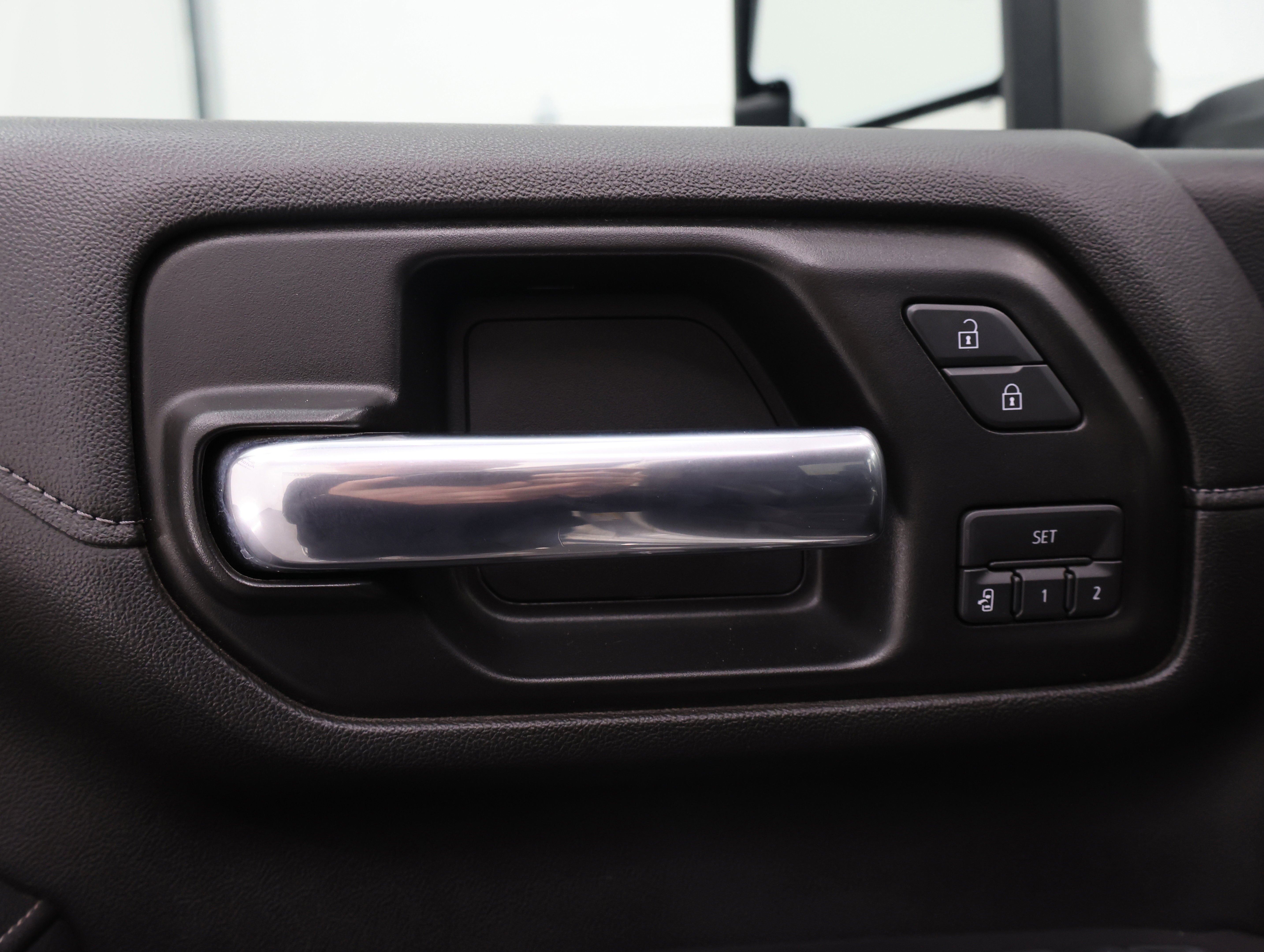 Used 2020 Silver Ice Metallic Chevrolet LTZ: CREW-SHORT-LTZ-Z71-DIESEL-4WD-NAV-HEAT/COOL SEATS-1 OWNER image 46
