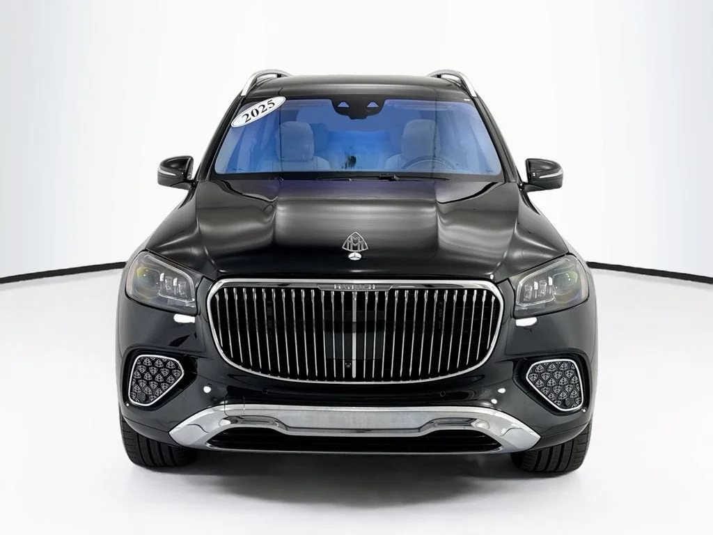 Used 2025  Mercedes-Benz Maybach GLS 600 image 2