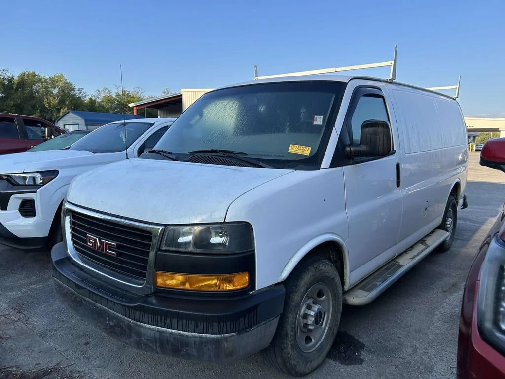 Used 2018 SUMMIT WHITE GMC CARGO image 6