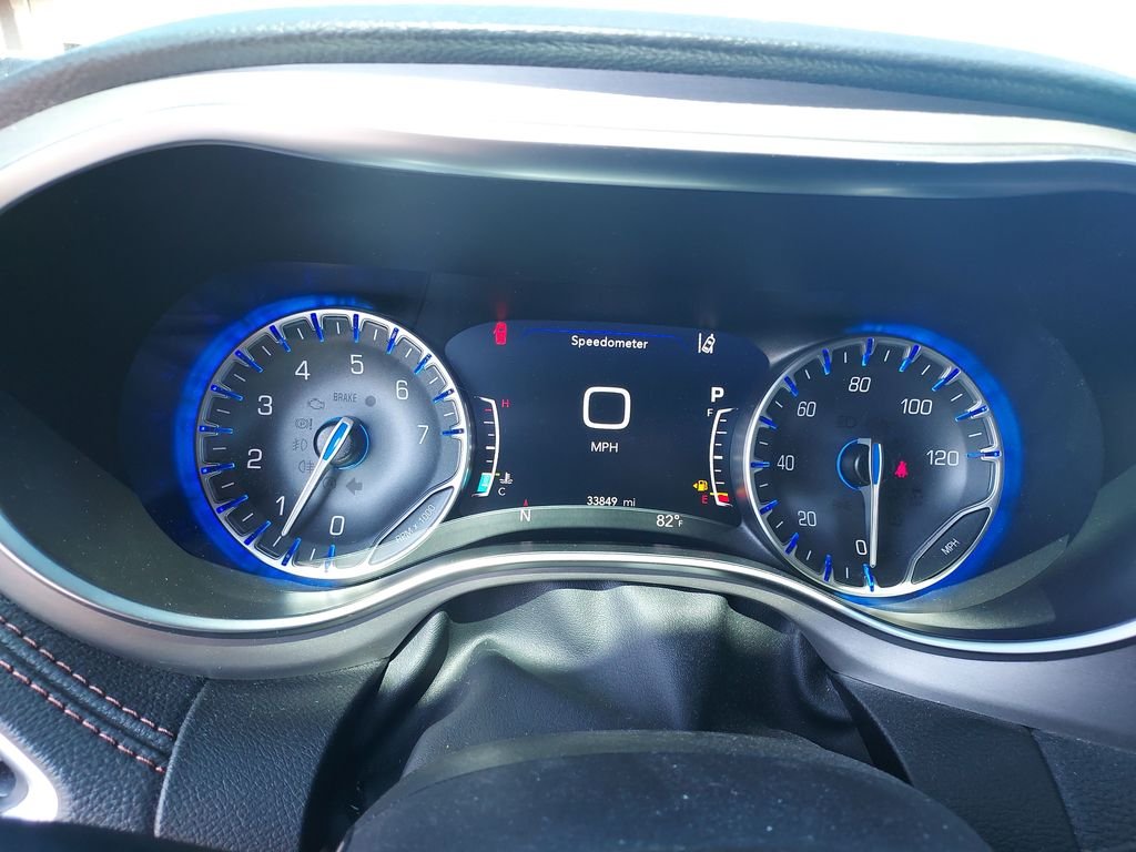 Used 2024 White Chrysler Pinnacle image 18