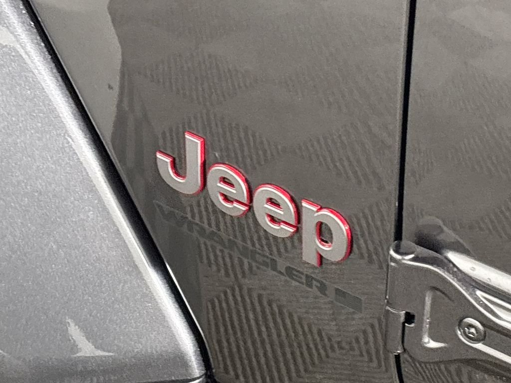 New 2026 Granite Crystal Metallic Clear-Coat Exterior Paint Jeep  image 22