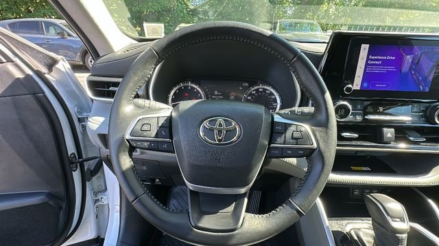 Used 2023 Beige Toyota XLE image 14