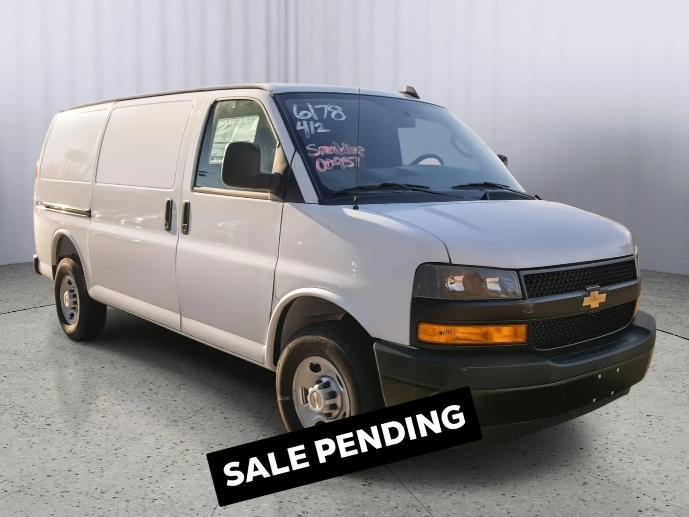 2025 Chevrolet Express 2500 Work Van HD's photo