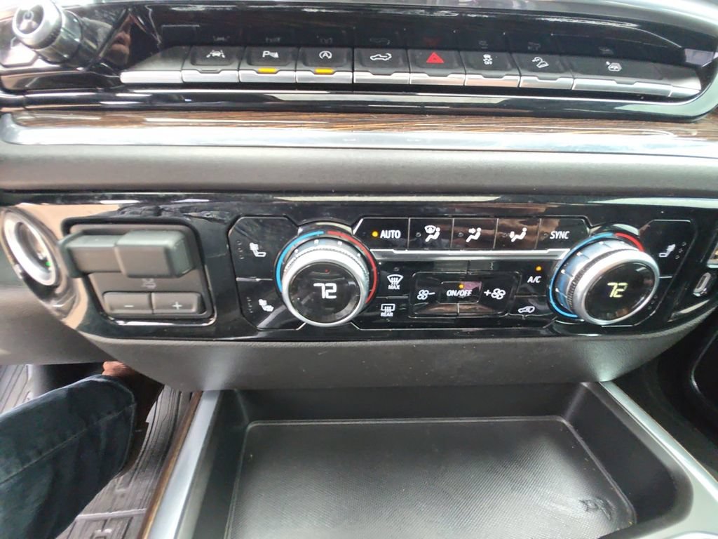 Used 2024 Summit White GMC Elevation image 23