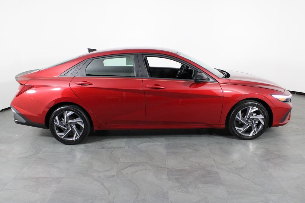 Certified Used 2025 Red Hyundai SEL Sport image 15