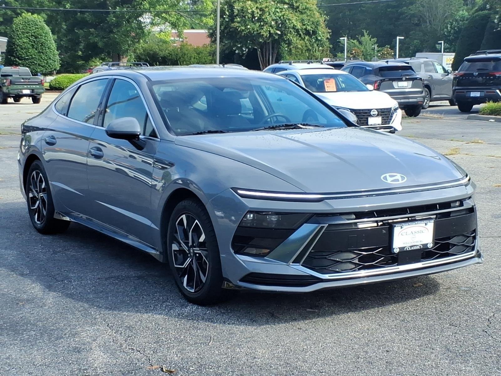 Used 2024 Transmission Blue Hyundai SEL image 5