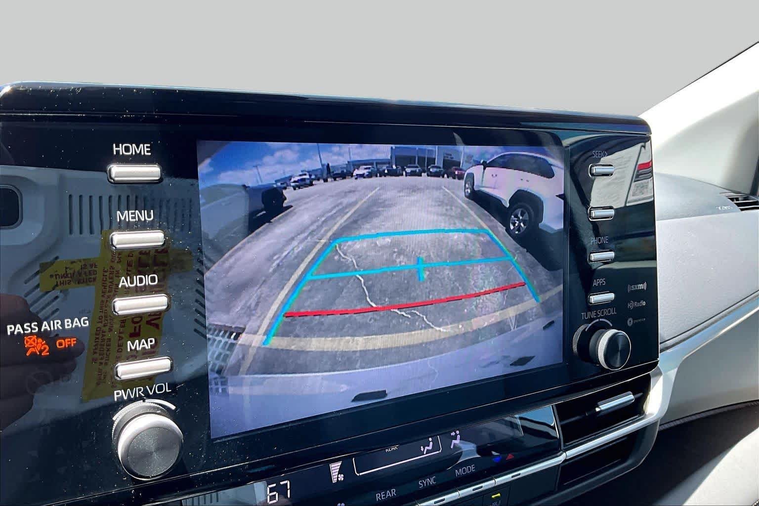 Used 2022 White Toyota LE image 26
