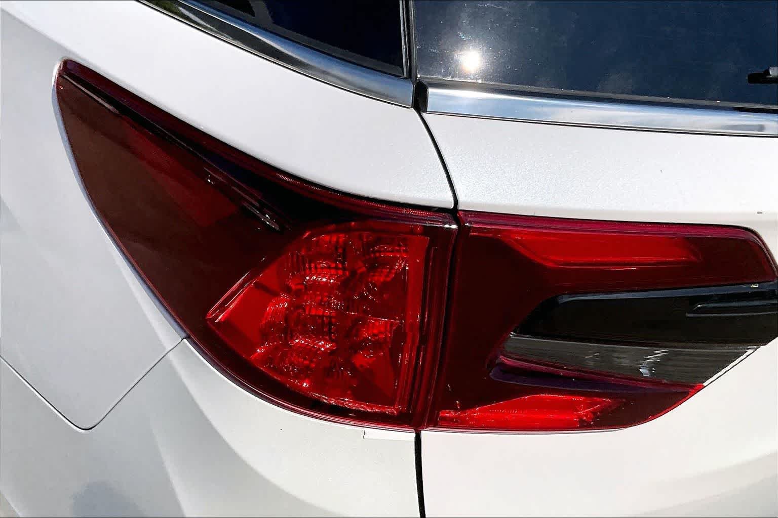 Used 2025 Platinum White Pearl Honda Sport-L image 28