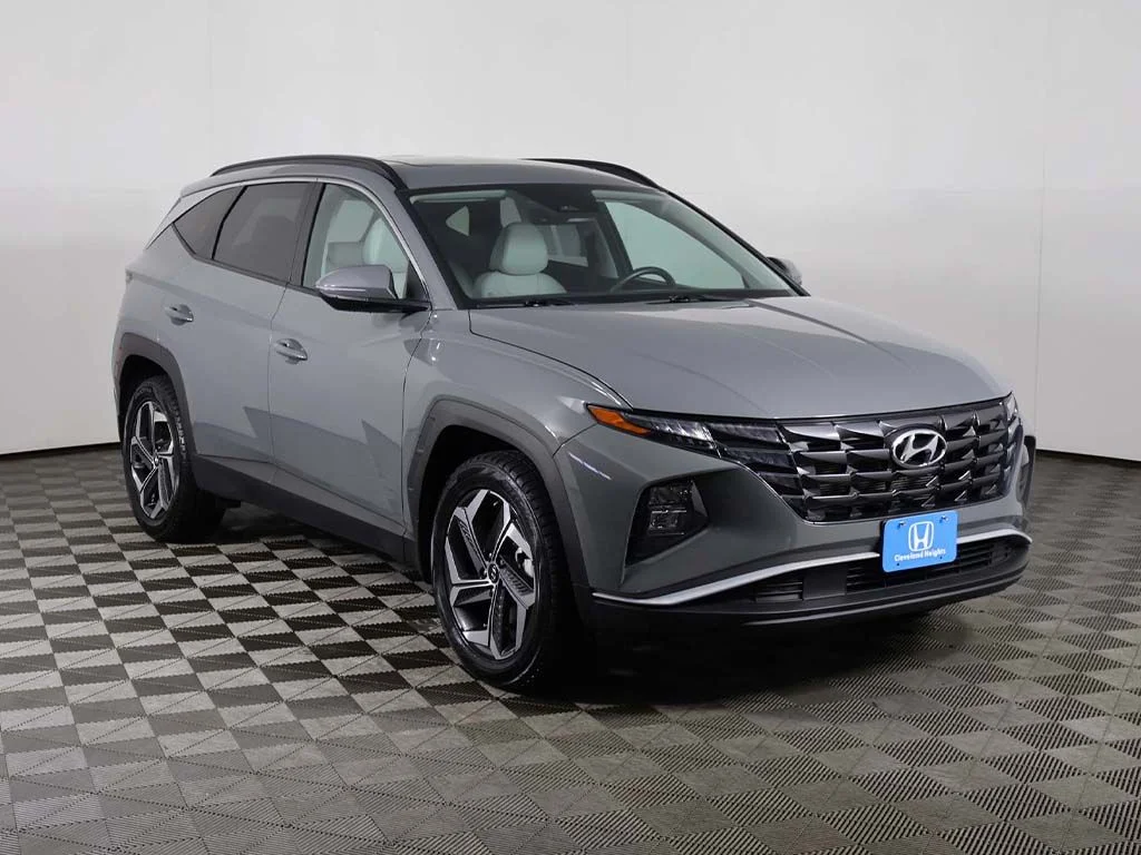 Used 2024 Gray Hyundai SEL image 2