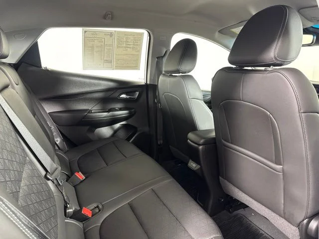 Used 2023 Summit White Chevrolet 2LT image 5
