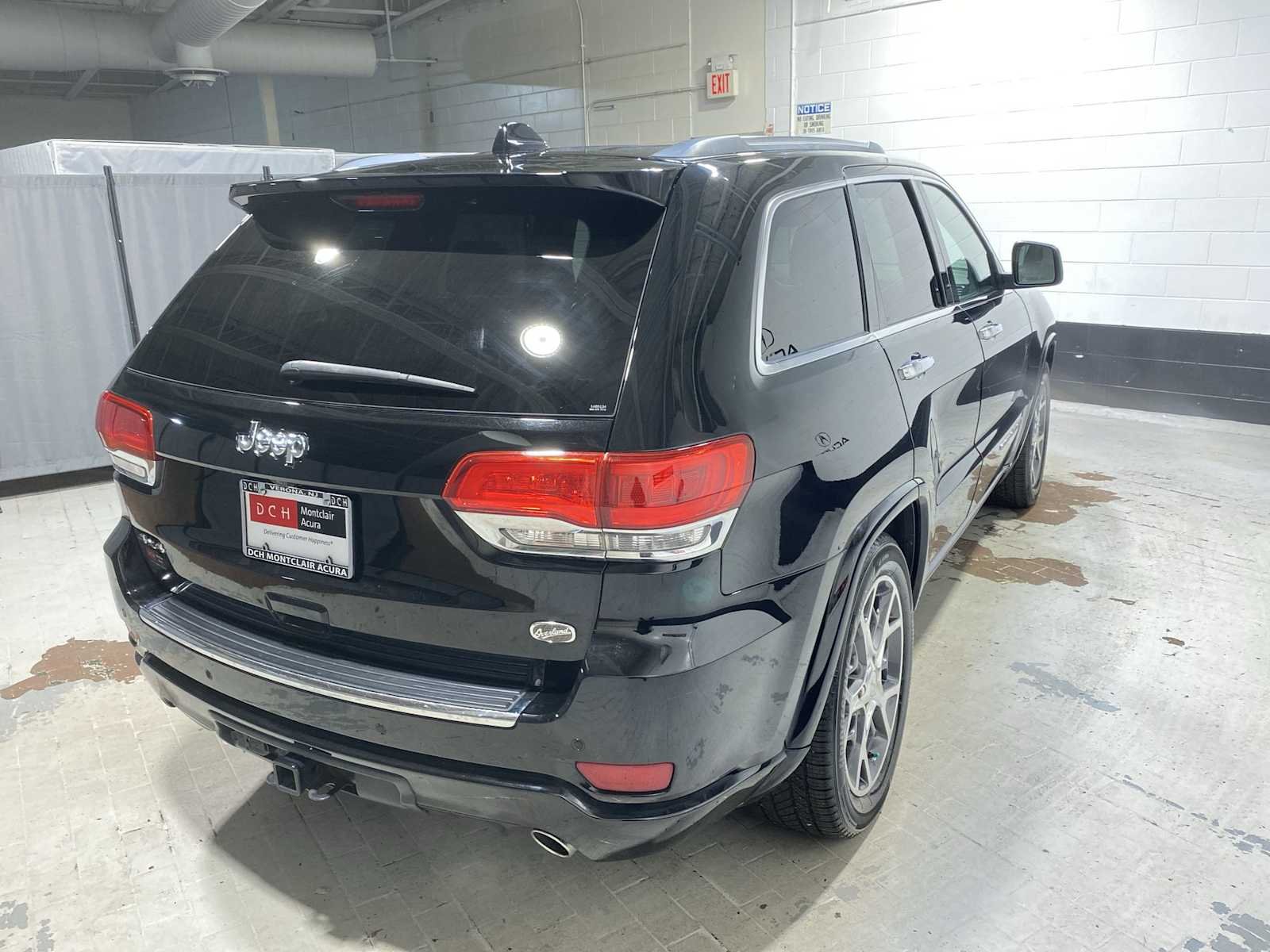Used 2019 Diamond Black Crystal Pearlcoat Jeep Overland image 26