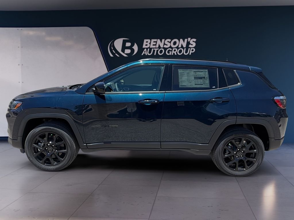 New 2026 Fathom Blue Pearl-Coat Exterior Paint Jeep Latitude image 2