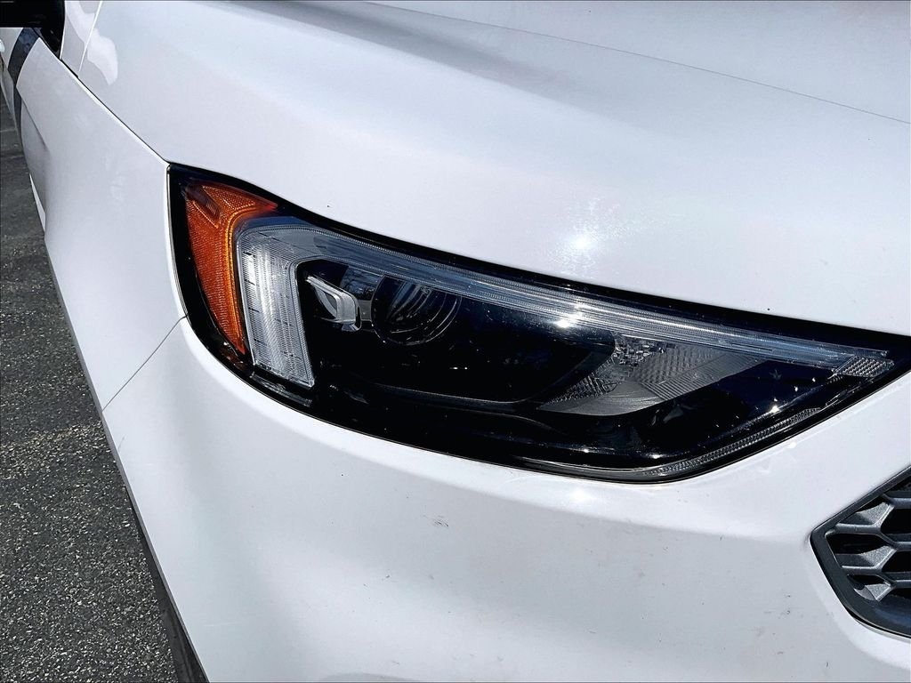 Used 2023 White Ford SEL image 32
