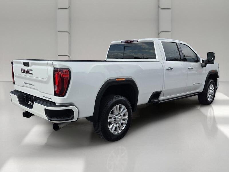 Used 2022 White Frost GMC 4WD CREW CAB 172" DENALI image 5