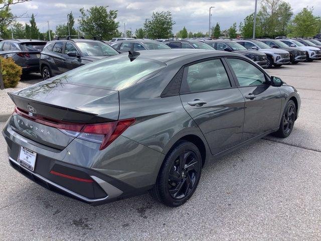 New 2026 Gray Hyundai SEL Sport image 5