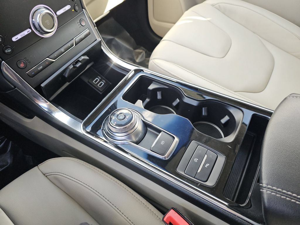 Used 2020 White Metallic Ford Titanium image 33