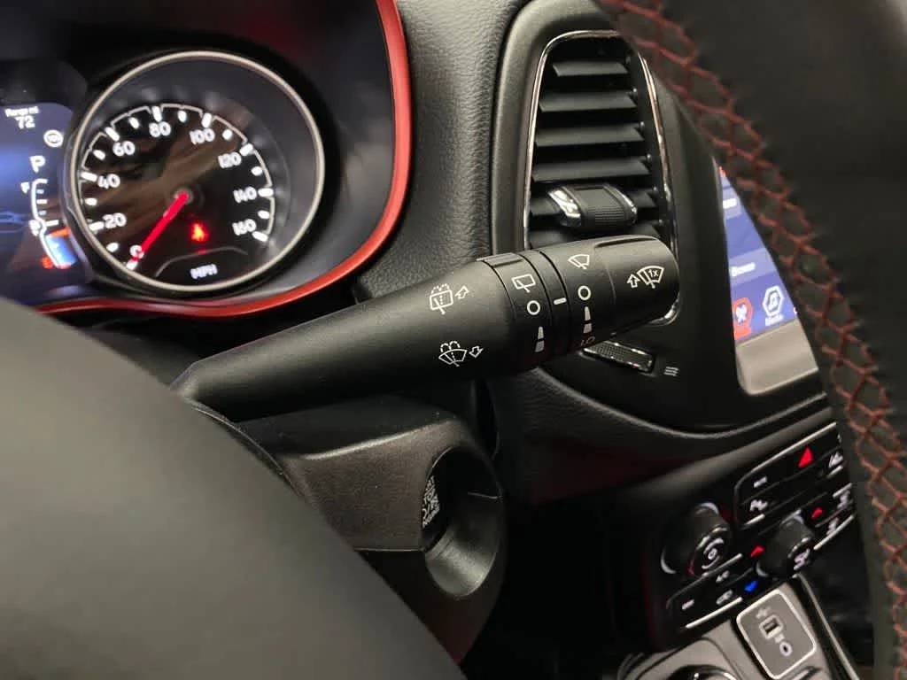 Used 2021 White Clearcoat Jeep Trailhawk image 24