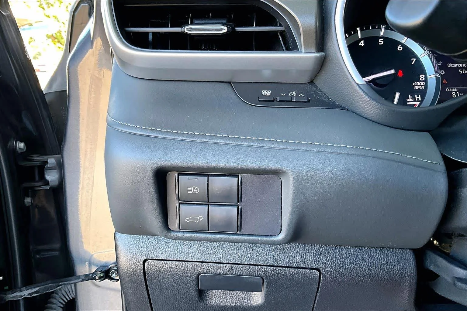 Used 2021 Magnetic Gray Metallic Toyota XLE image 34