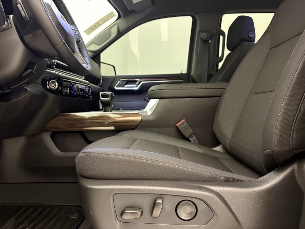 New 2026 Black Chevrolet LT image 3