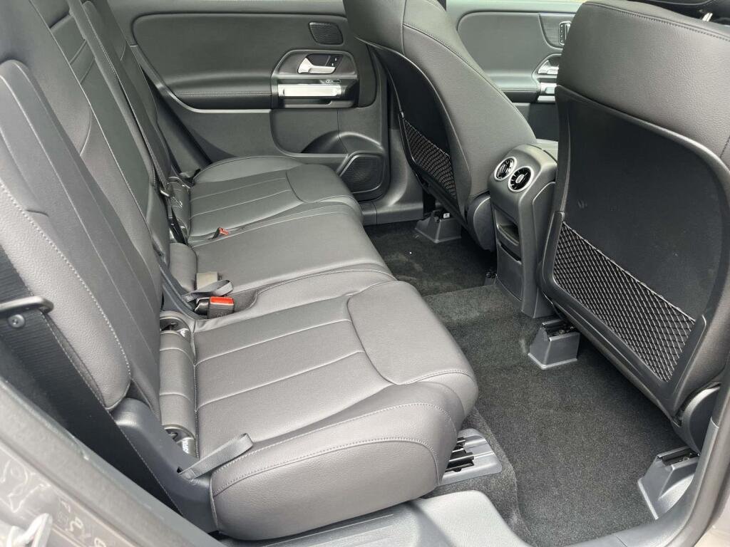 New 2026 Mountain Grey Metallic Mercedes-Benz GLB 250 image 20