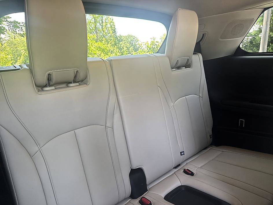 Used 2025 Glacier White INFINITI PURE image 21