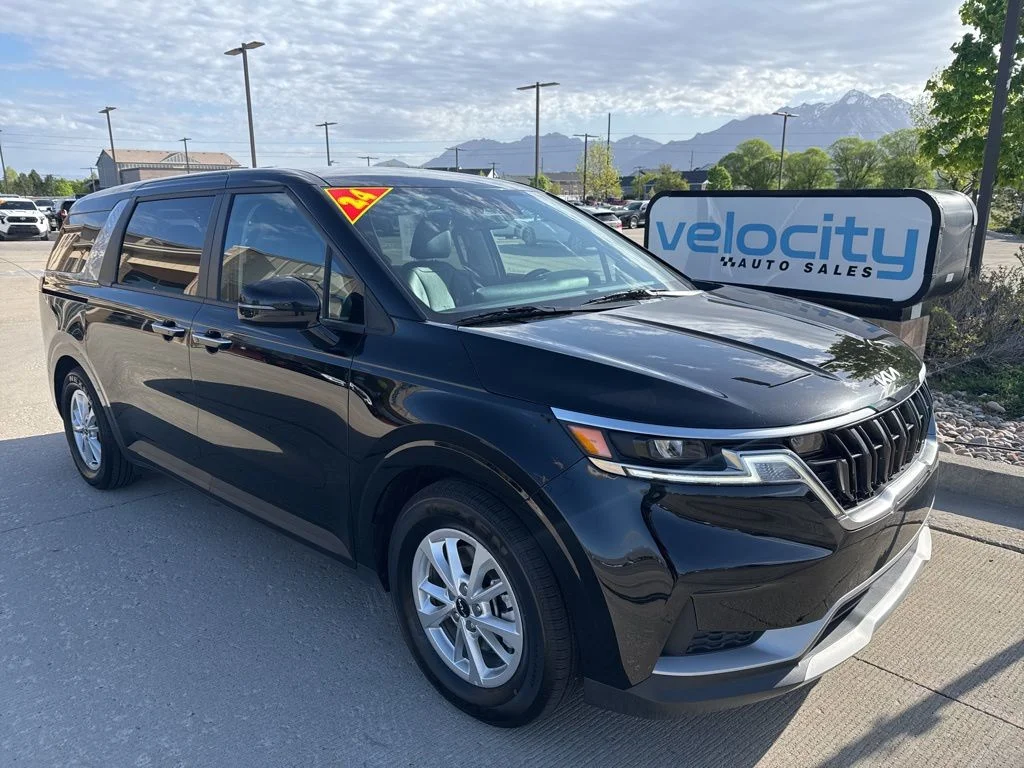 2024 Kia Sedona LX Seat Pkg's photo