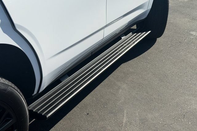 Used 2023 Summit White Chevrolet Premier image 5