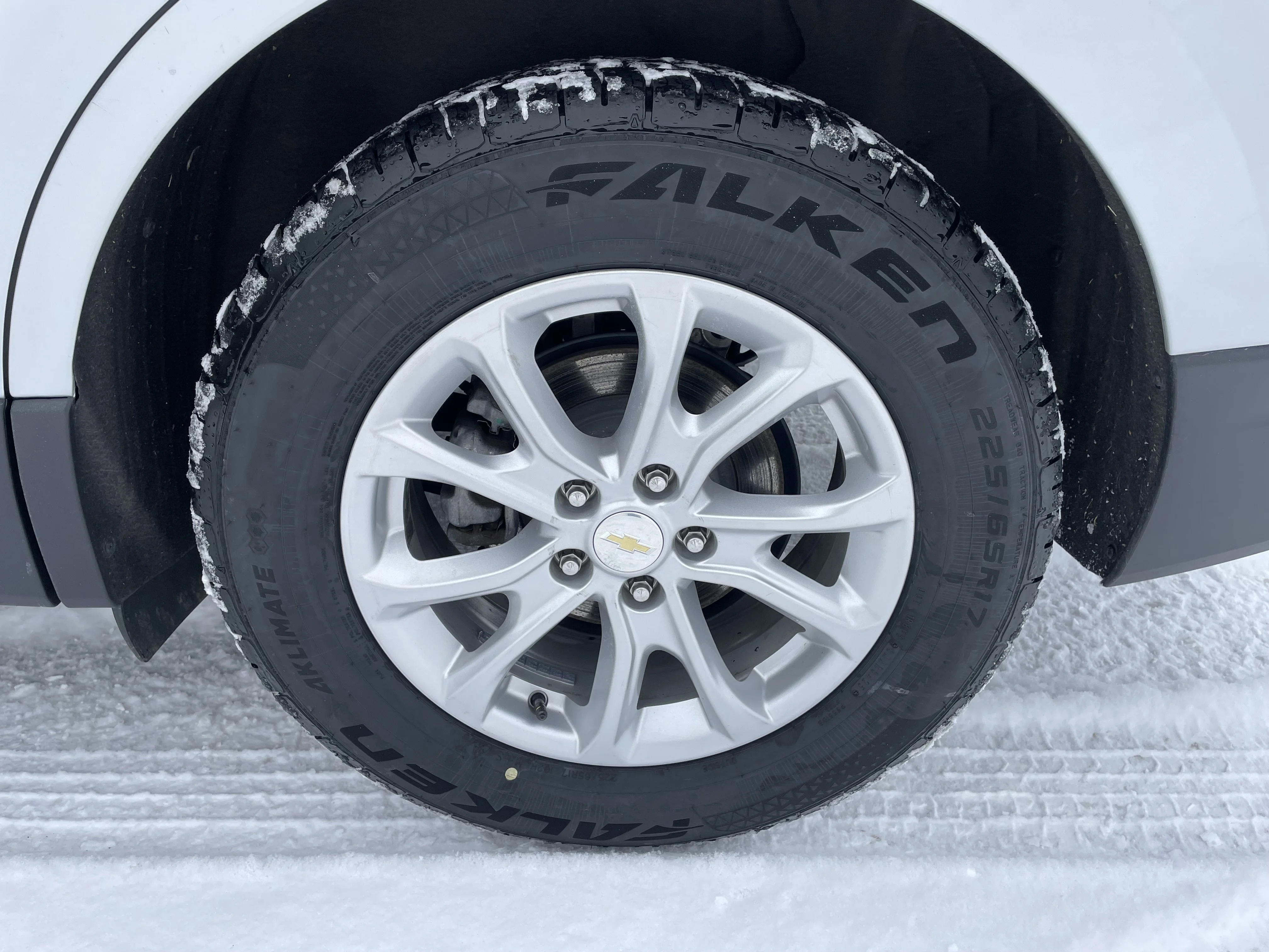 Used 2018 Silver Ice Metallic Chevrolet LT image 23