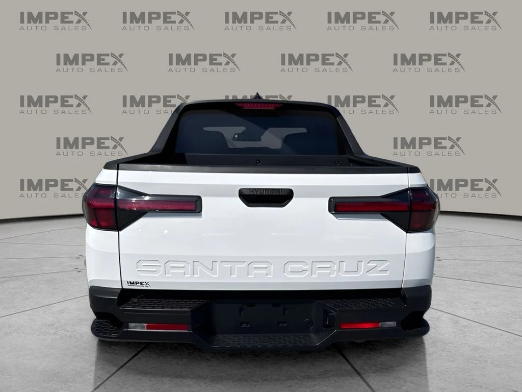 Used 2025 White Hyundai SEL image 4