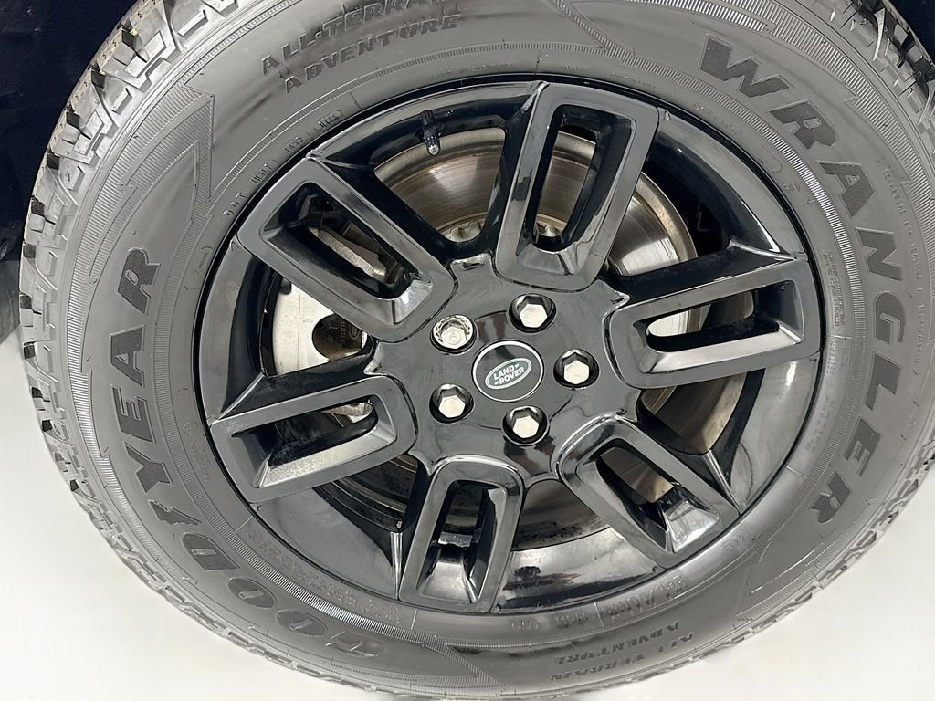 Used 2024 Fuji White Land Rover S image 32